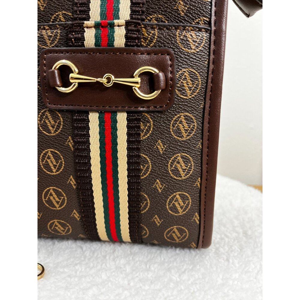 Adrienne Vittadini Signature Collection Phone Holder Crossbody - Picture 4 of 16